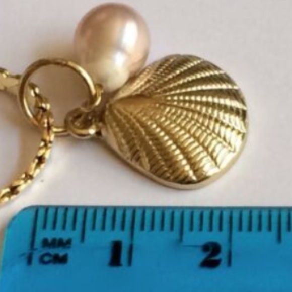 Gold Scallop Shell Pearl Necklace 18" Freshwater - Picture 8 of 8